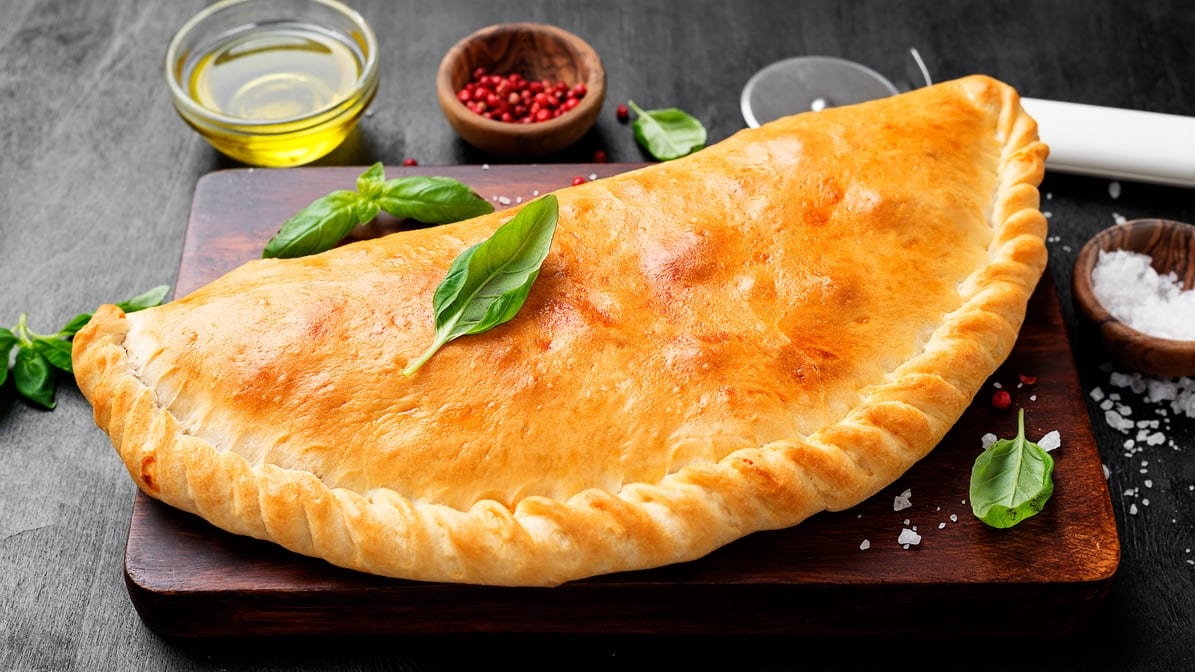 Italian Brand 9 oz Combo Calzone.